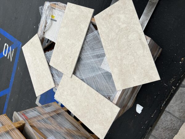 Gascogne Beige Limestone 12x24 Honed Tile