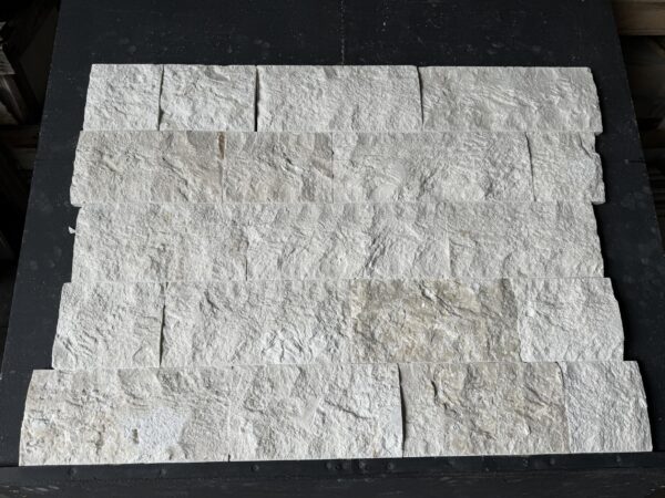 Cardinal Beige 6xRandom Split-Face Limestone Veneer