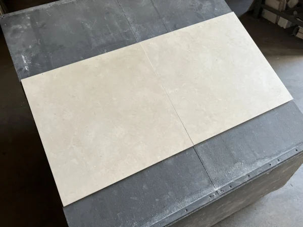1168-24x24-crema-marfil-marble-honed-9b85ba3d8e26.webp